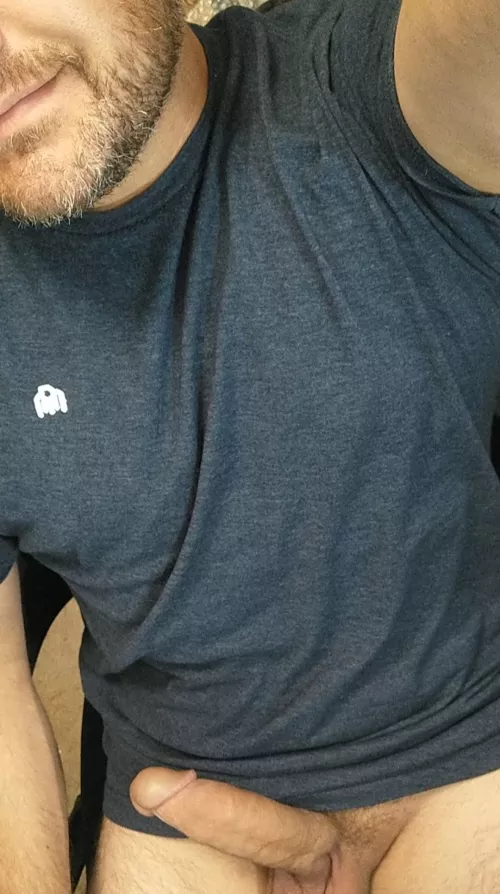 (37) below the work desk is always so drafty... 🤷‍♂️