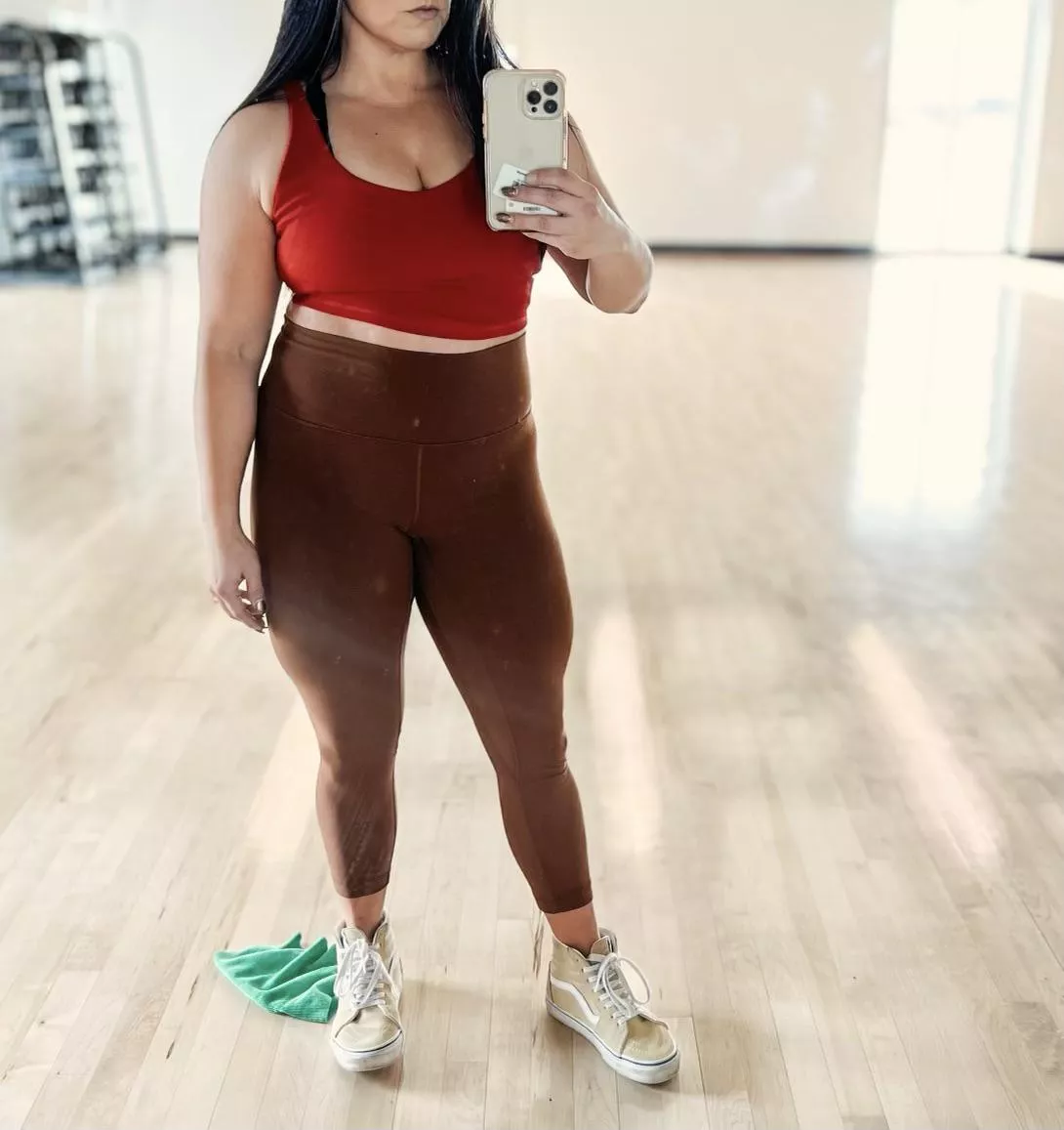 38f mom with the lulu pants