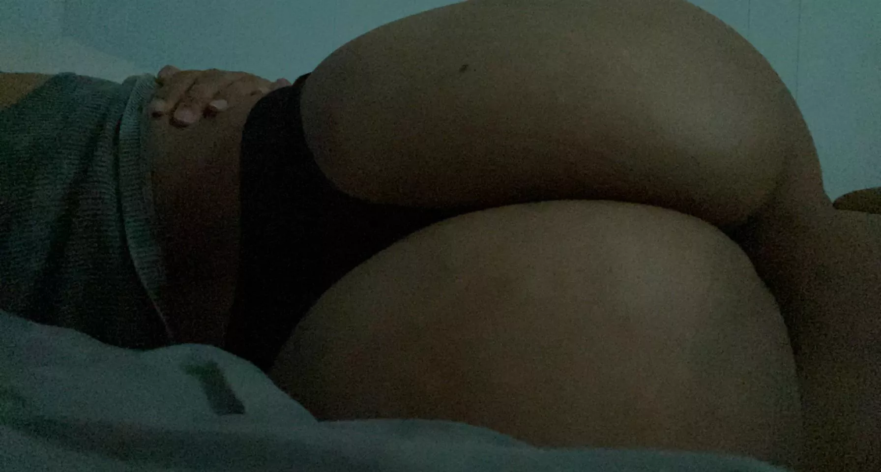 am i thick enough for u? 😈