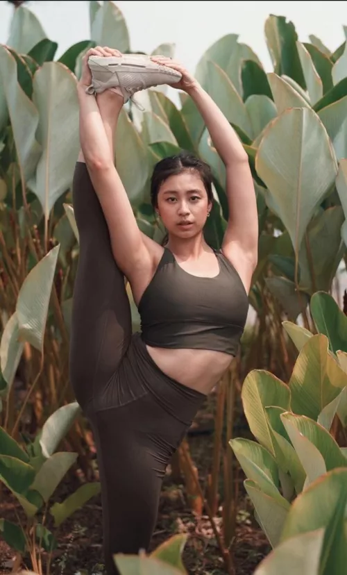 Anyone like me into Asian chick? IRTR