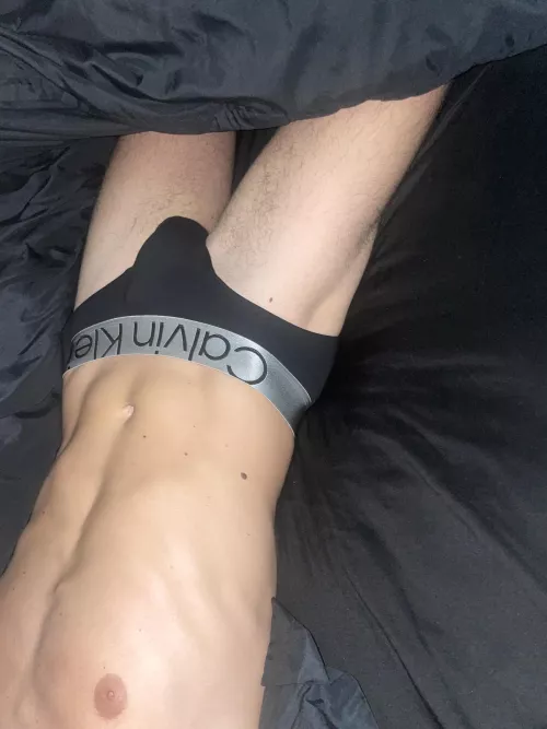 Anyone looking for cuddles? 🥺