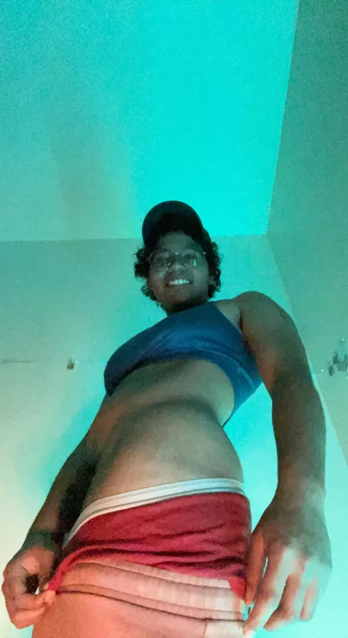 Anyone wanna give me a hand shaving?