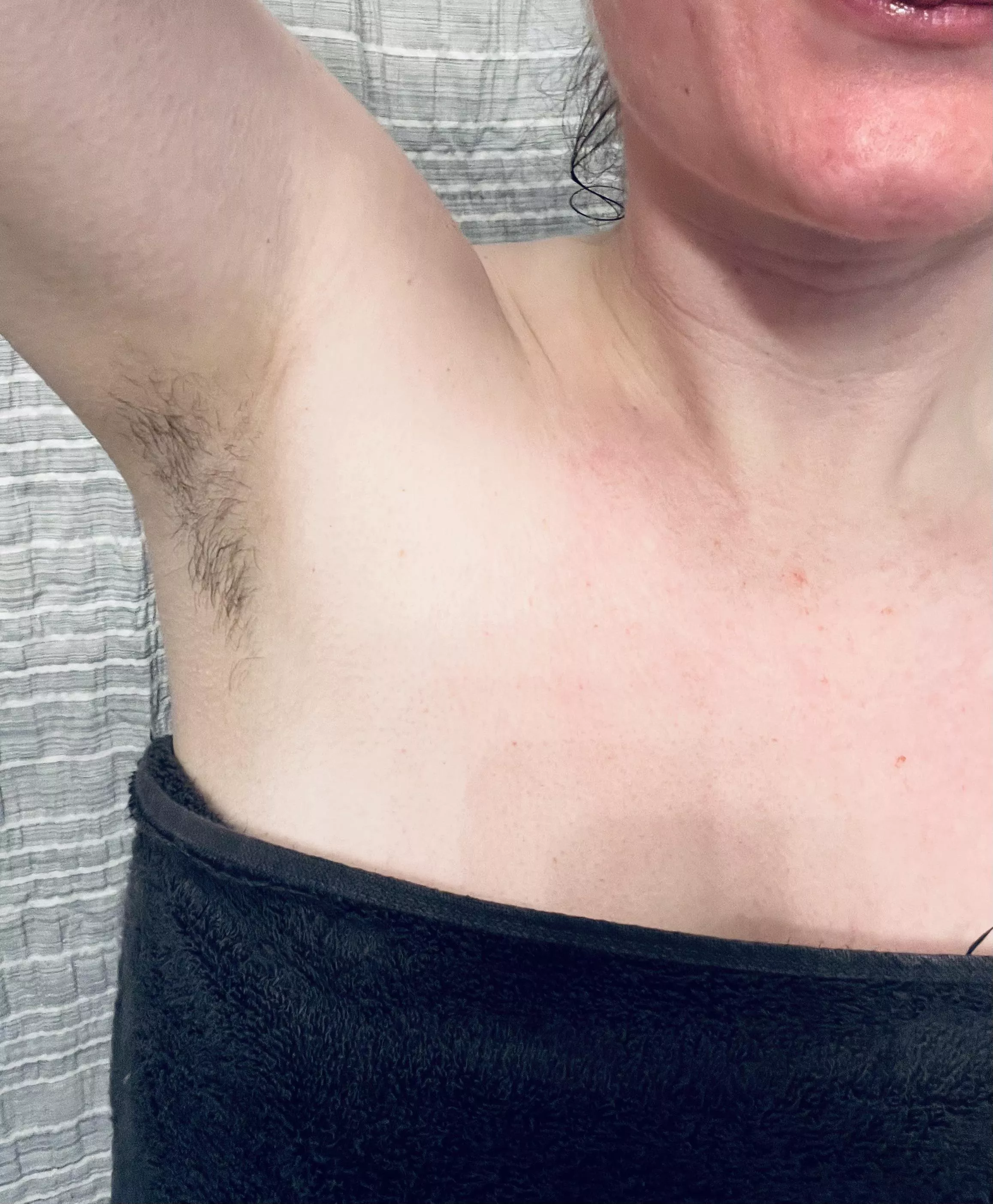 Before shower armpits :))