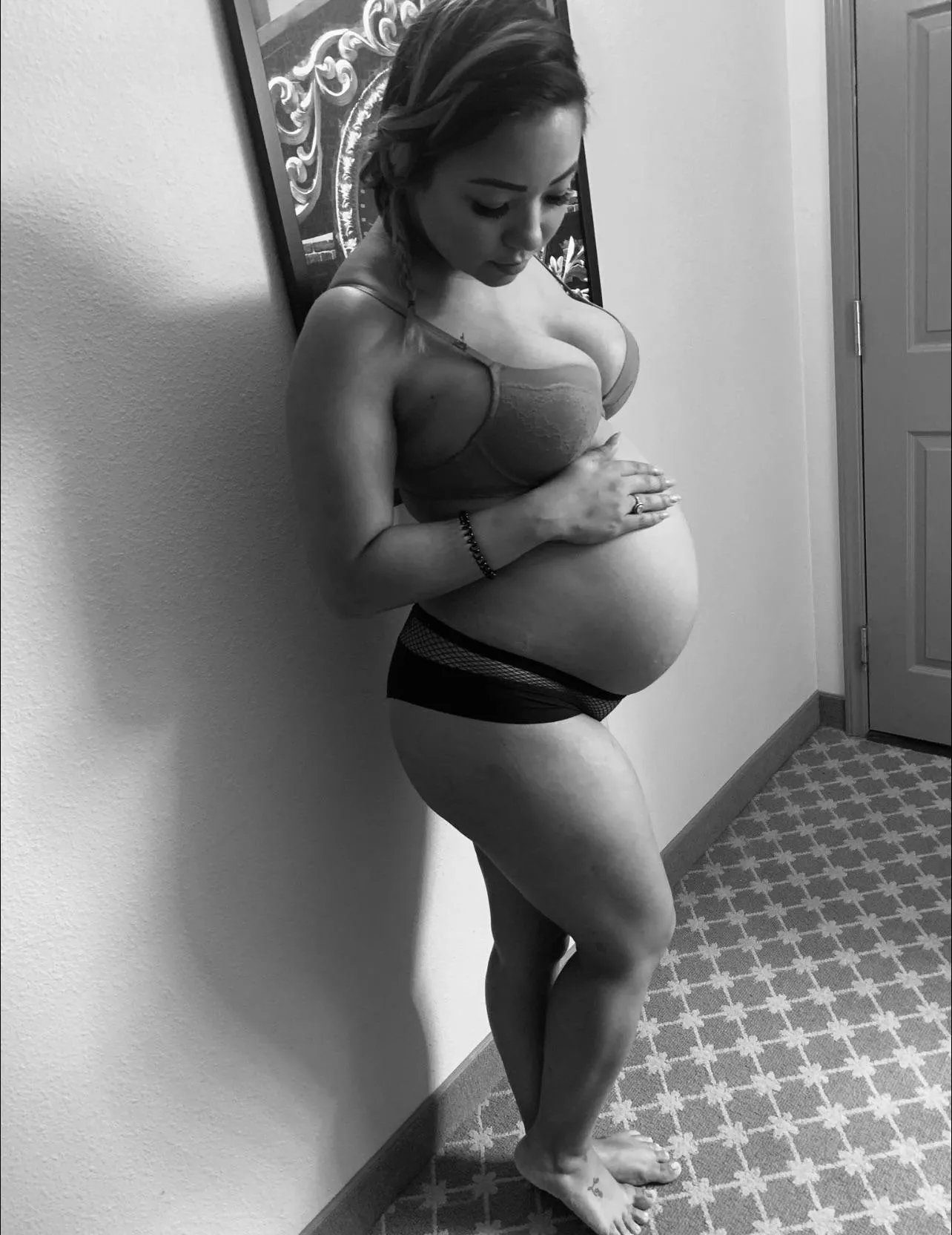 Black and white to hide the flaws 🙈(OC)