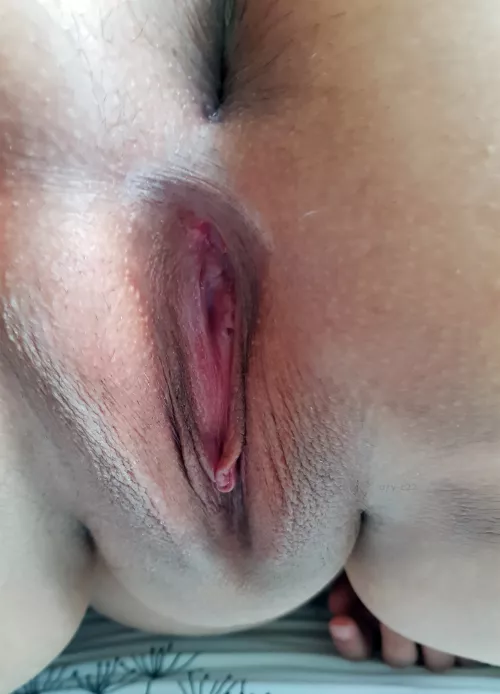 Both holes are ready for you to be stretched and needs your cum inside💦
