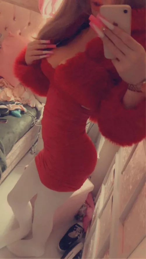 Chavy slut in red😍❣️