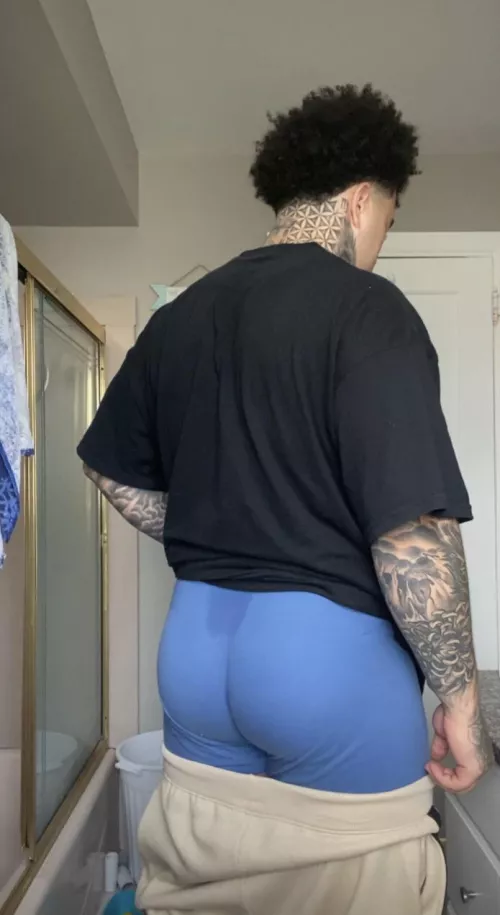 Come lick the sweat out my asscrack 👅👃🏼