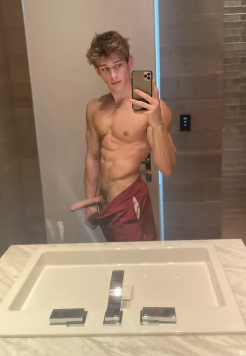 Daddy let's play a game? First to cum loses. Would you win or lose? Let's wrestle.