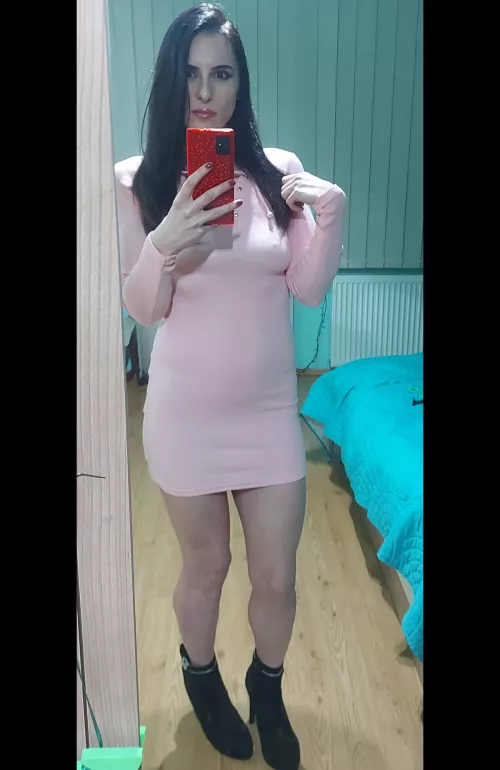 Do I look good in this dress even if I don't wear a bra?🤔