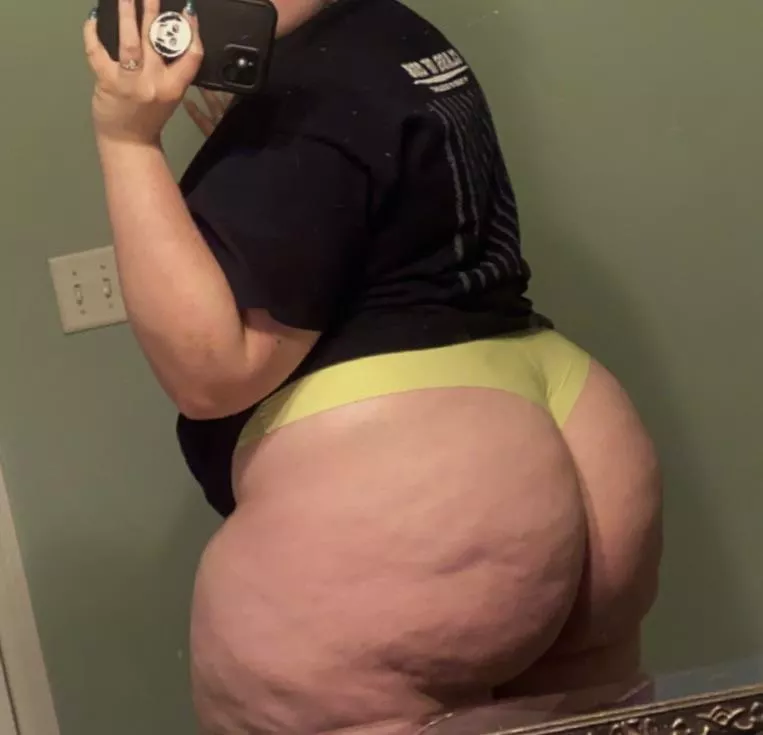 Do this thong make my ass look phat??