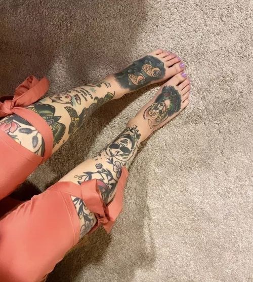 do we like tattooed feet here? :)