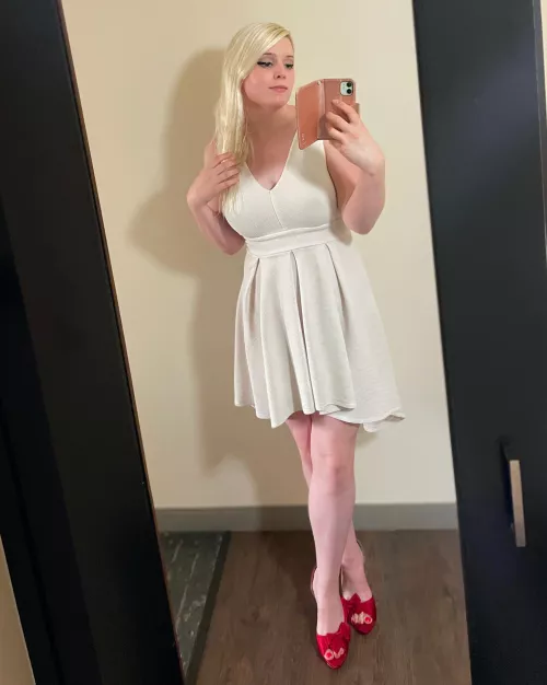 Do you like my heels 🥹