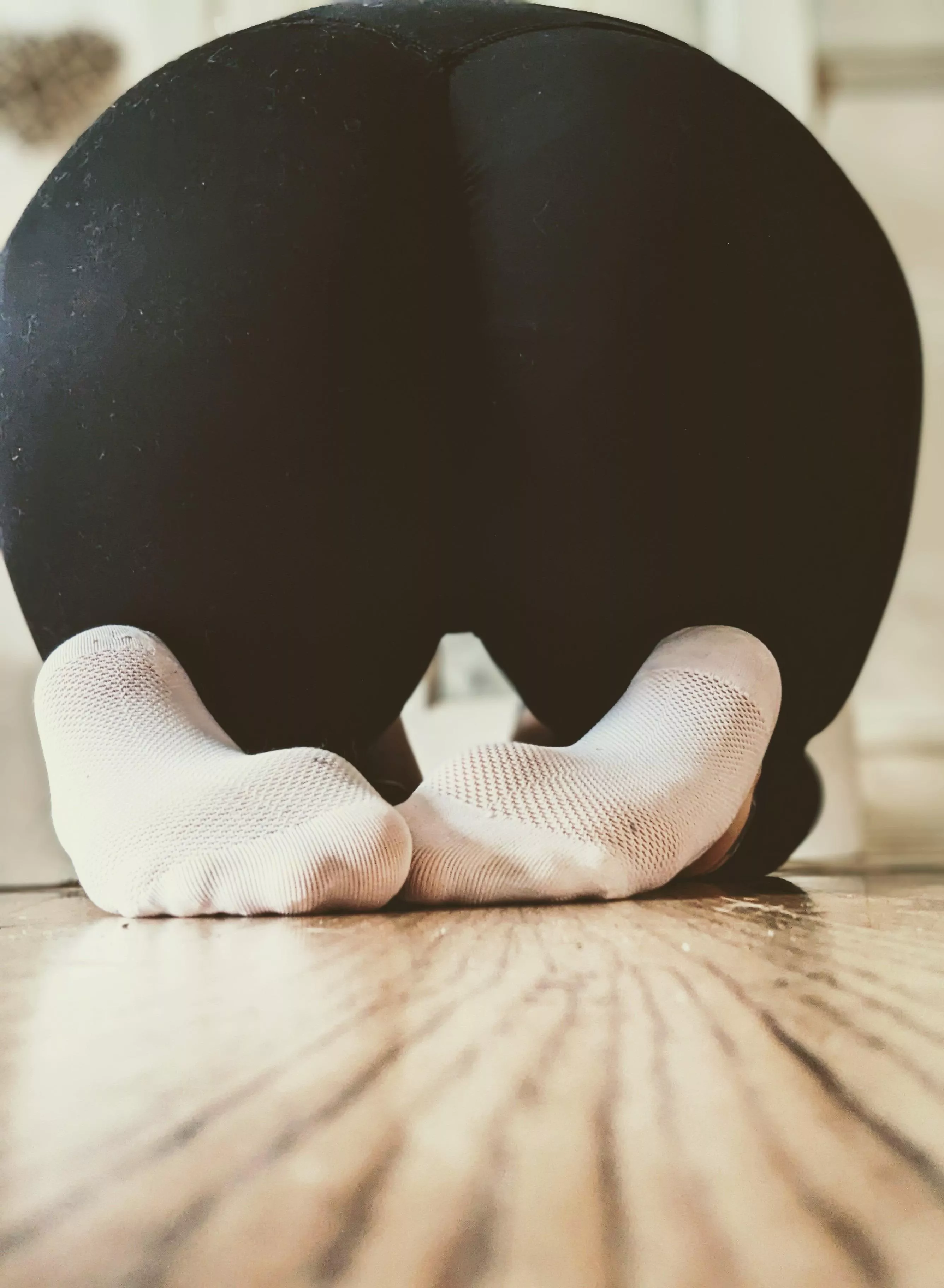 Do you like my white socks🤭