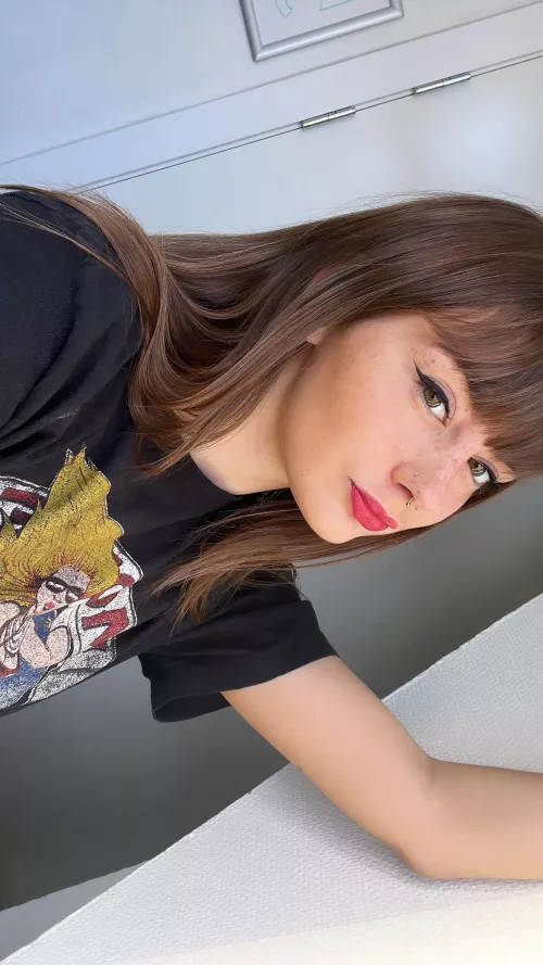 [domme] Arrows up you are below 7 inches … pls say yes 🖤