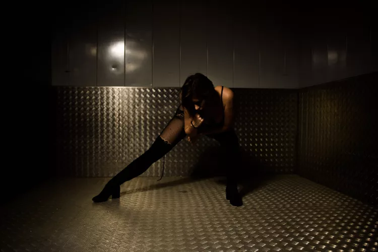 Elevator spread move (f)