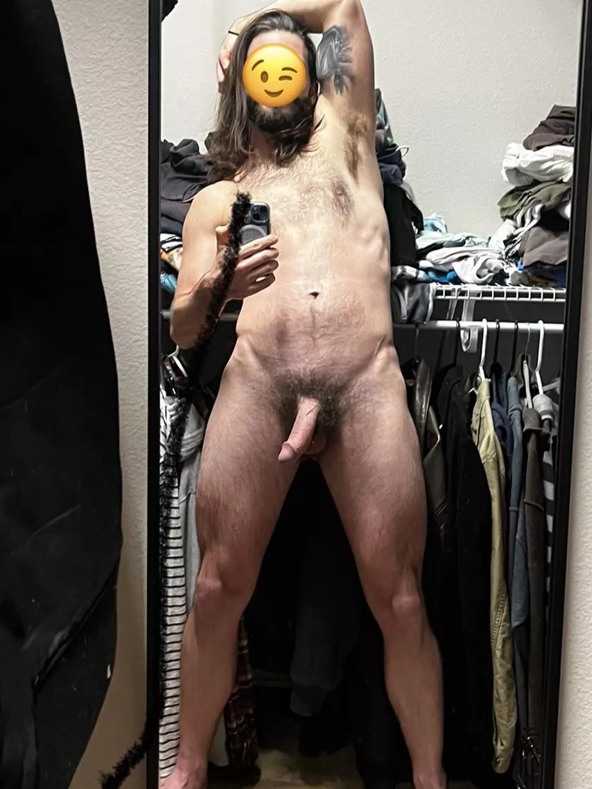 Finally feeling a little gym progress and feeling horny 😅