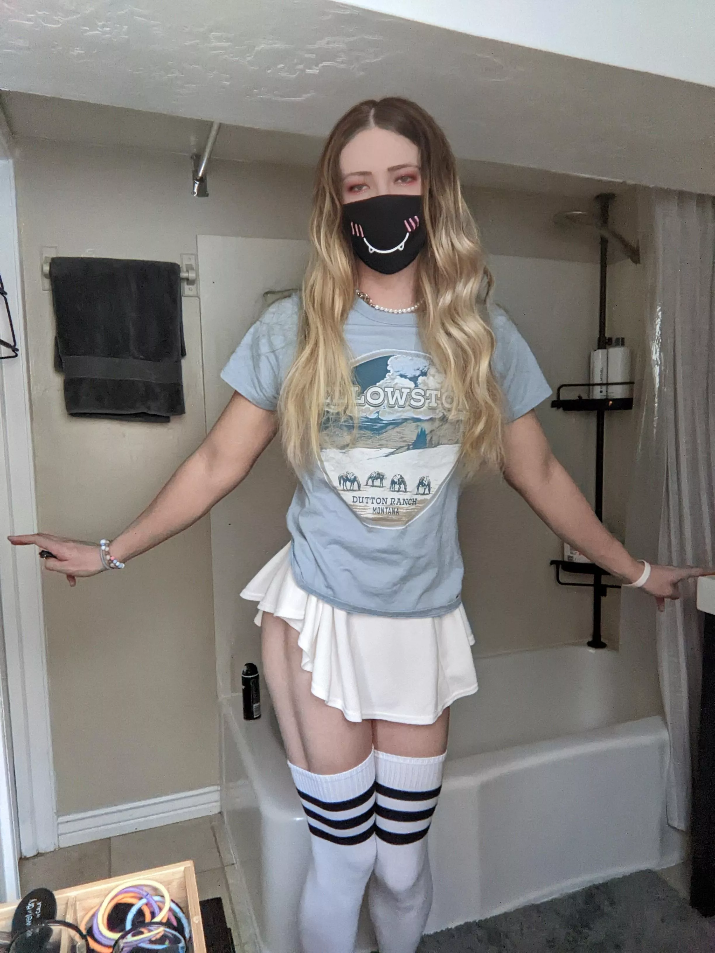 FREE FEMBOY HUGS! 🤗