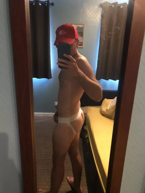 Gets me so horny thinking about being grab hold of a used by a stranger….any takers?