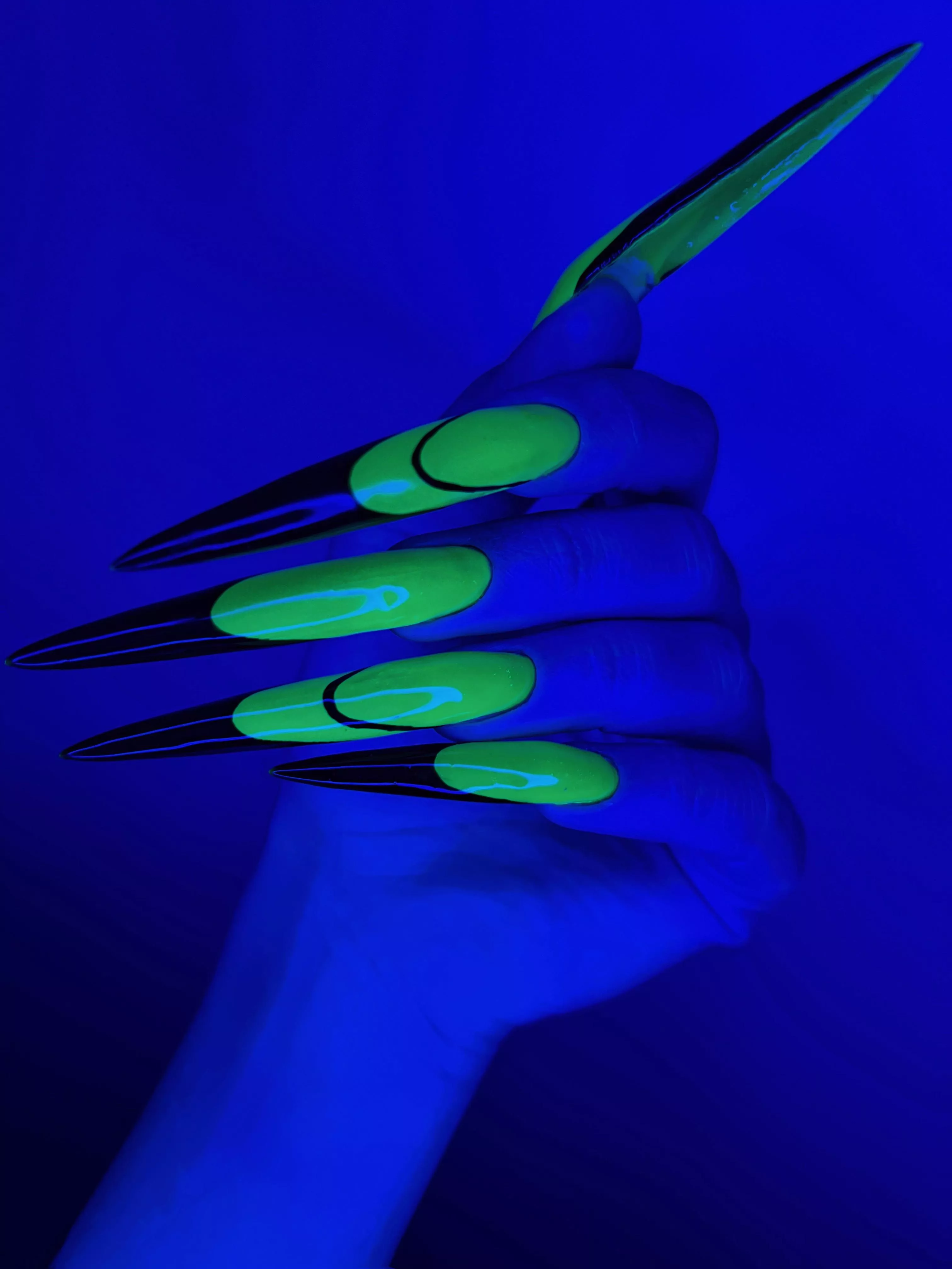 Glow long claws