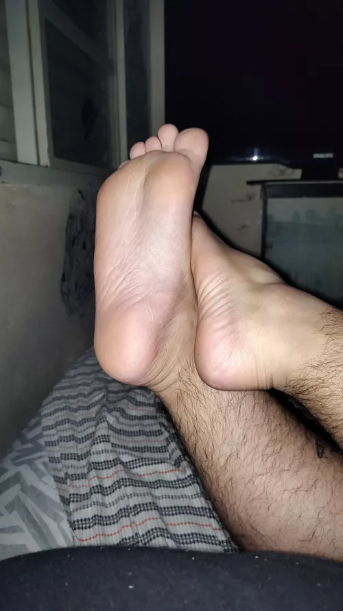 Guess who's lonely again 😅