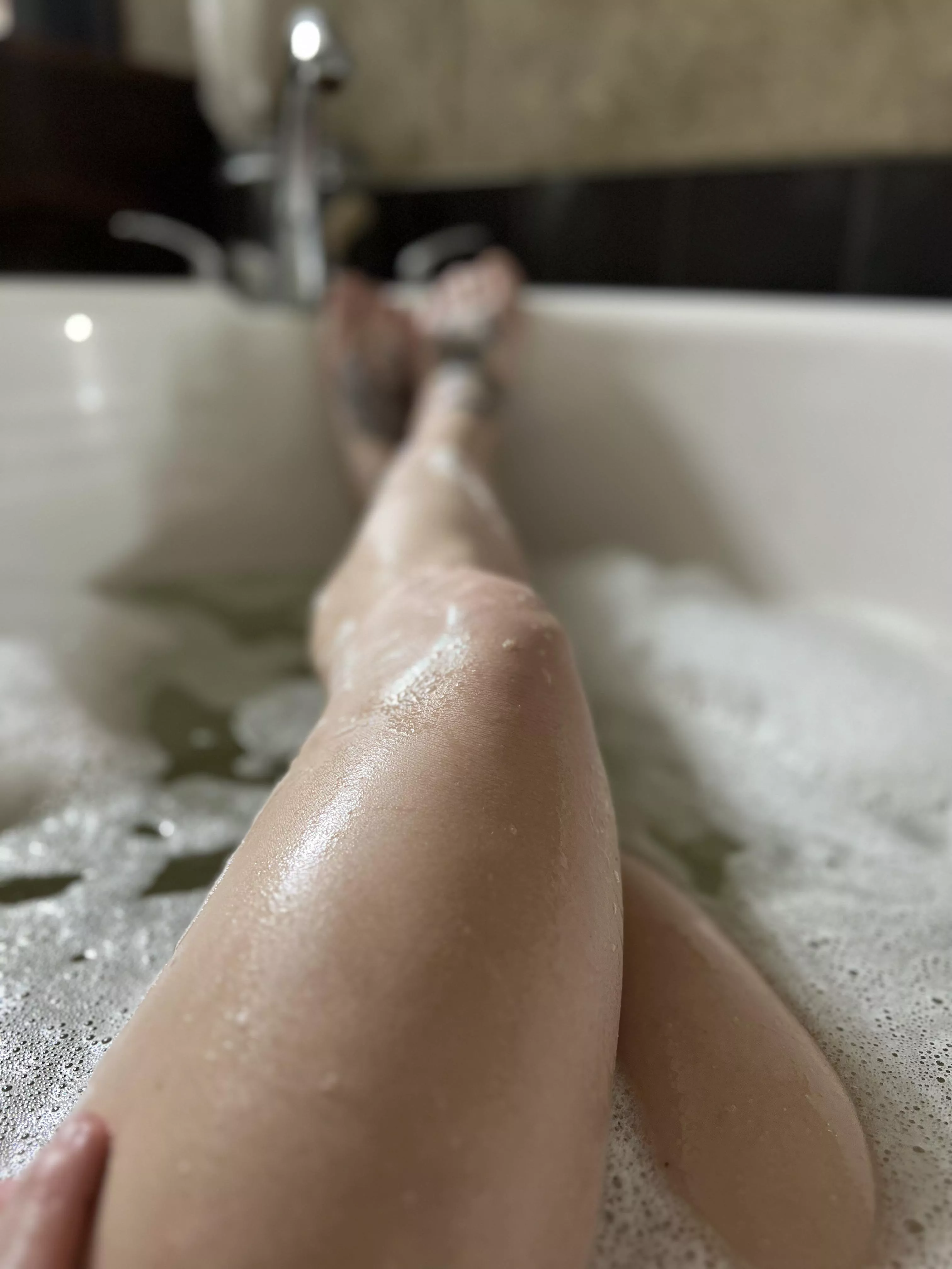 Hop in, Mommy will wash your back