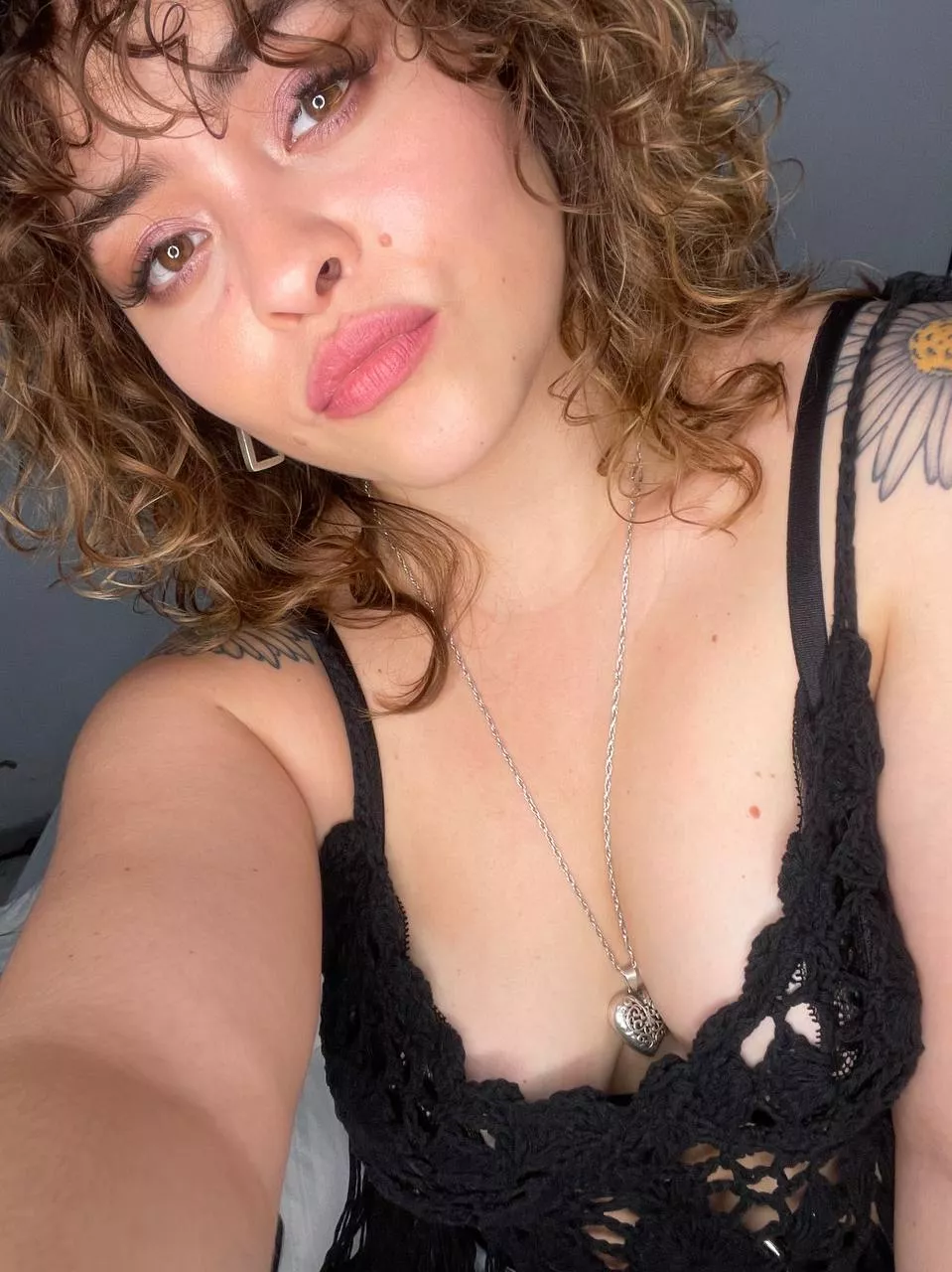 Hot lady looking for fun. 25OFF currently.