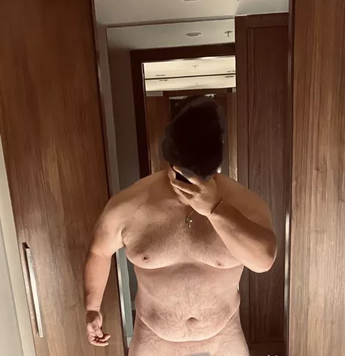 How do we feel about the uncropped version next..