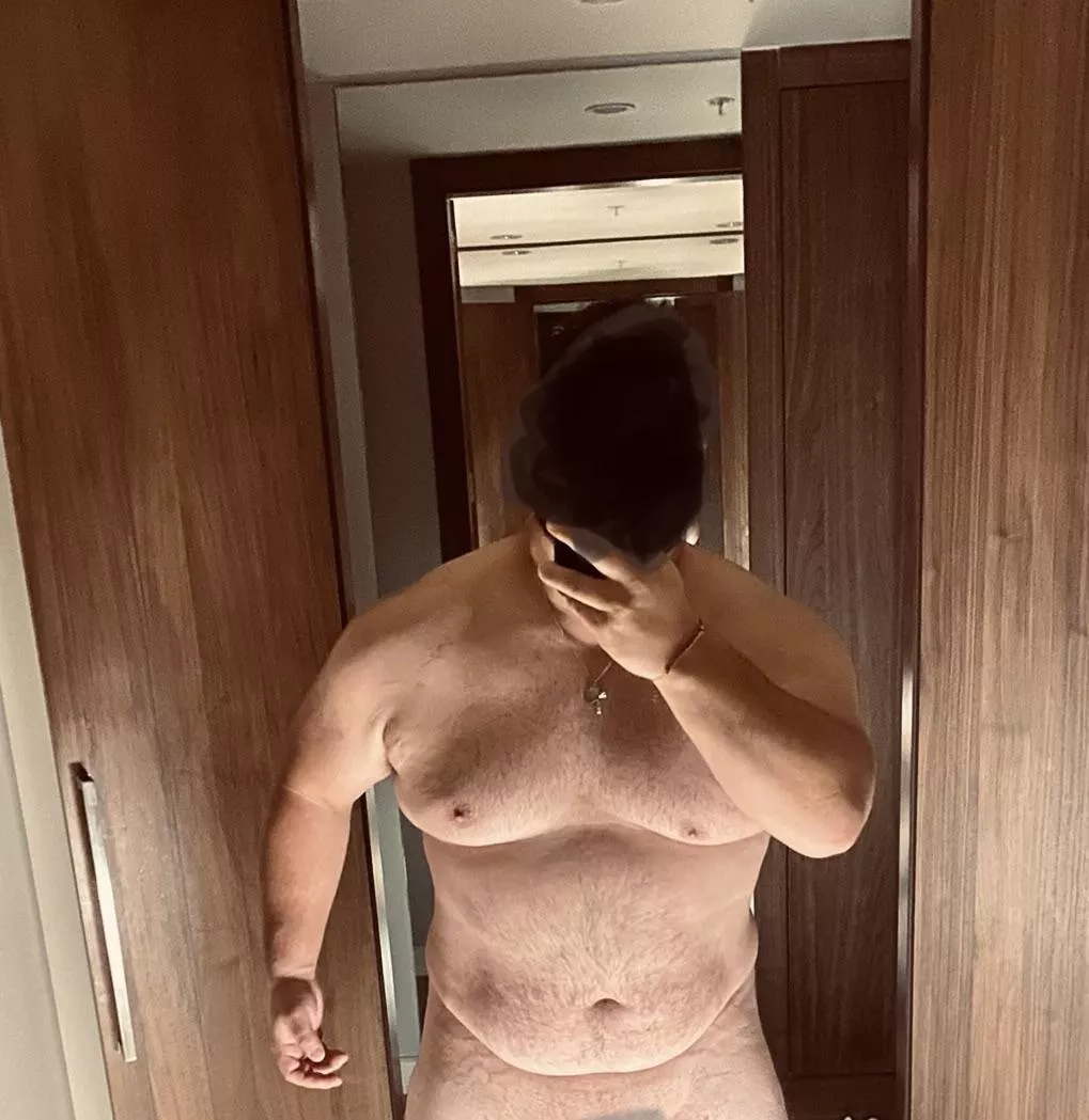 How do we feel about the uncropped version next..