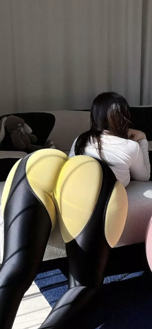 How’s the view? ☺️💛🖤