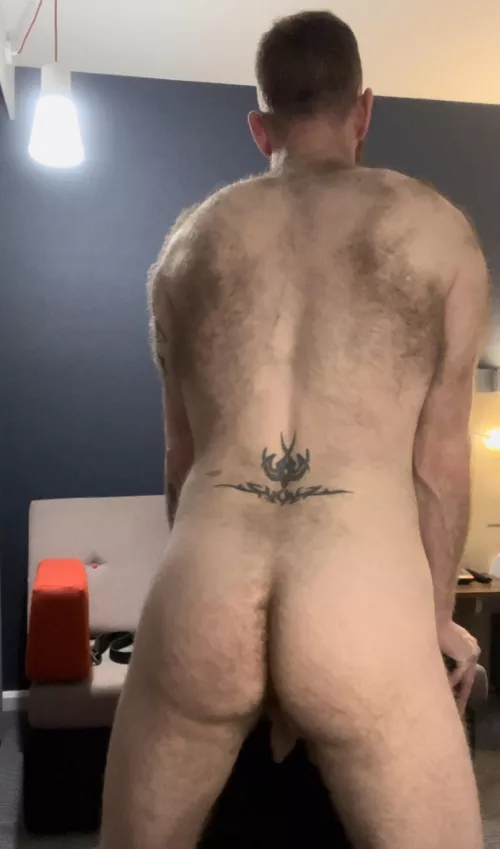 How’s this view for you? 🍑😜
