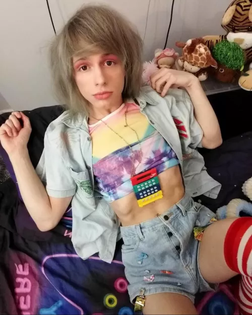 I finally was able to make a femboy outfit in 80s style 😸