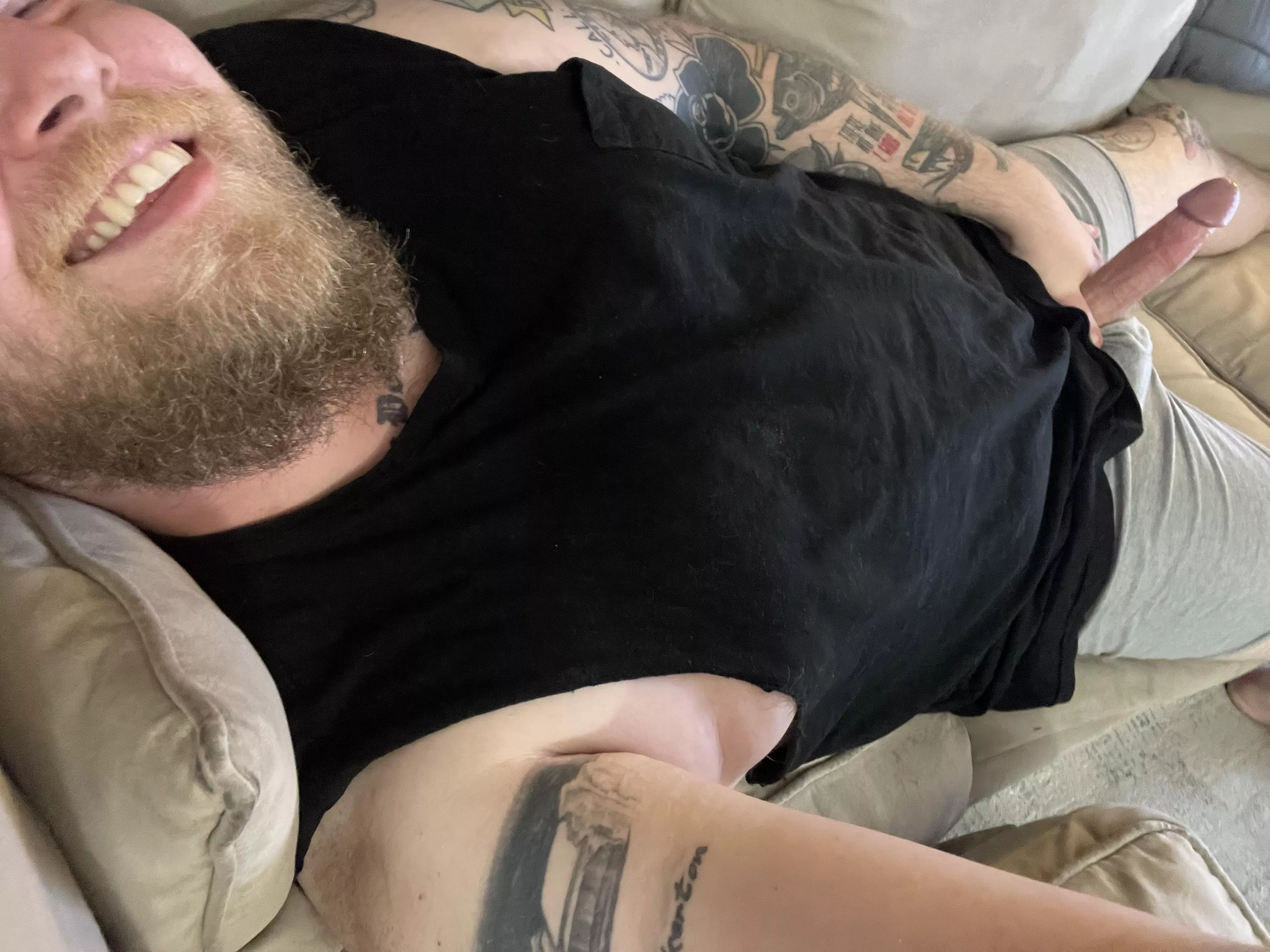 I love the way my beard and cock look in this picture