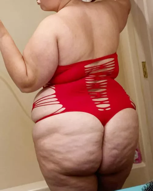 I need a face to sit on 😜