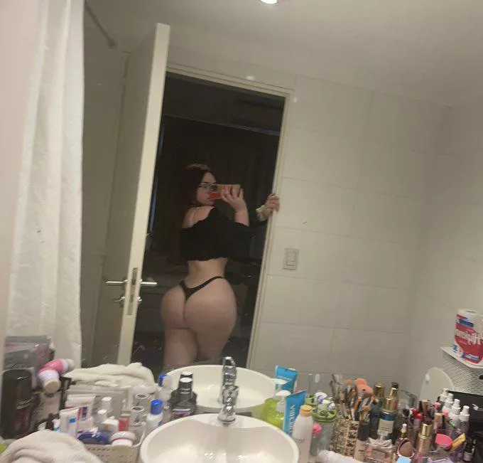 i need someone deep inside my moroccan ass baby