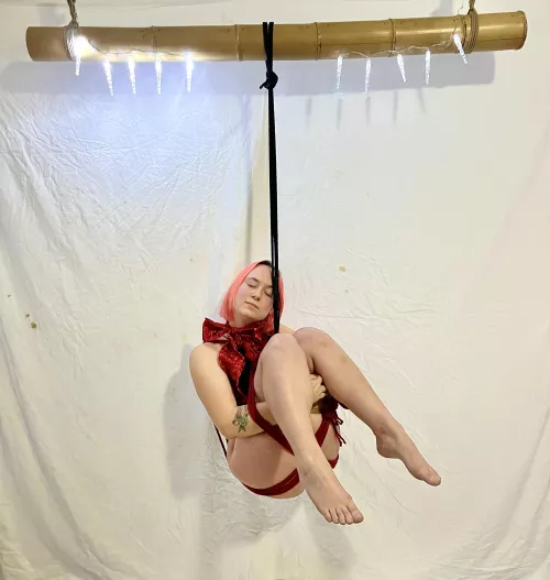 If anyone’s wants to make me look like a rope wrapped gift!