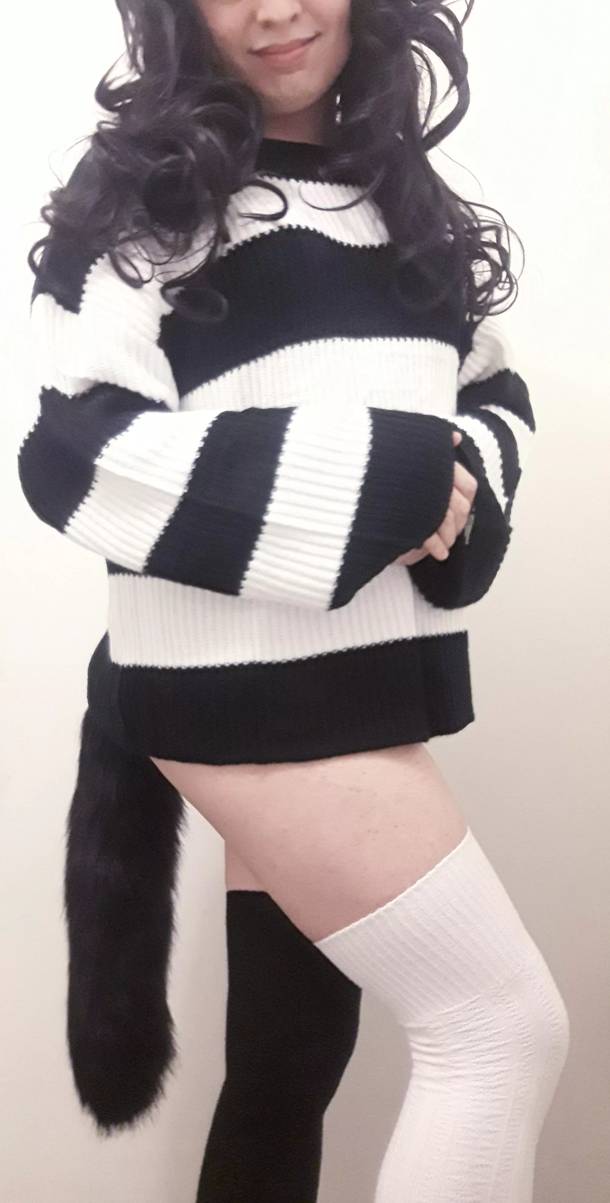 ⬛⬜ Kitty wants to play! ⬜⬛