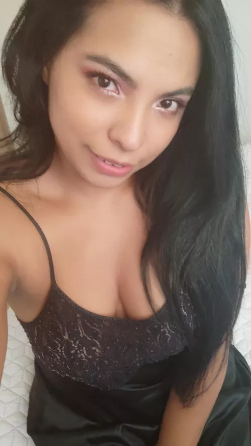 Long hair and huge ass haha