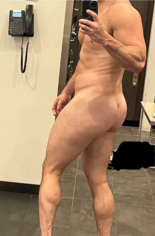 [m] humpday is leg day