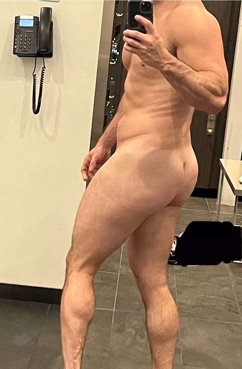 [m] humpday is leg day