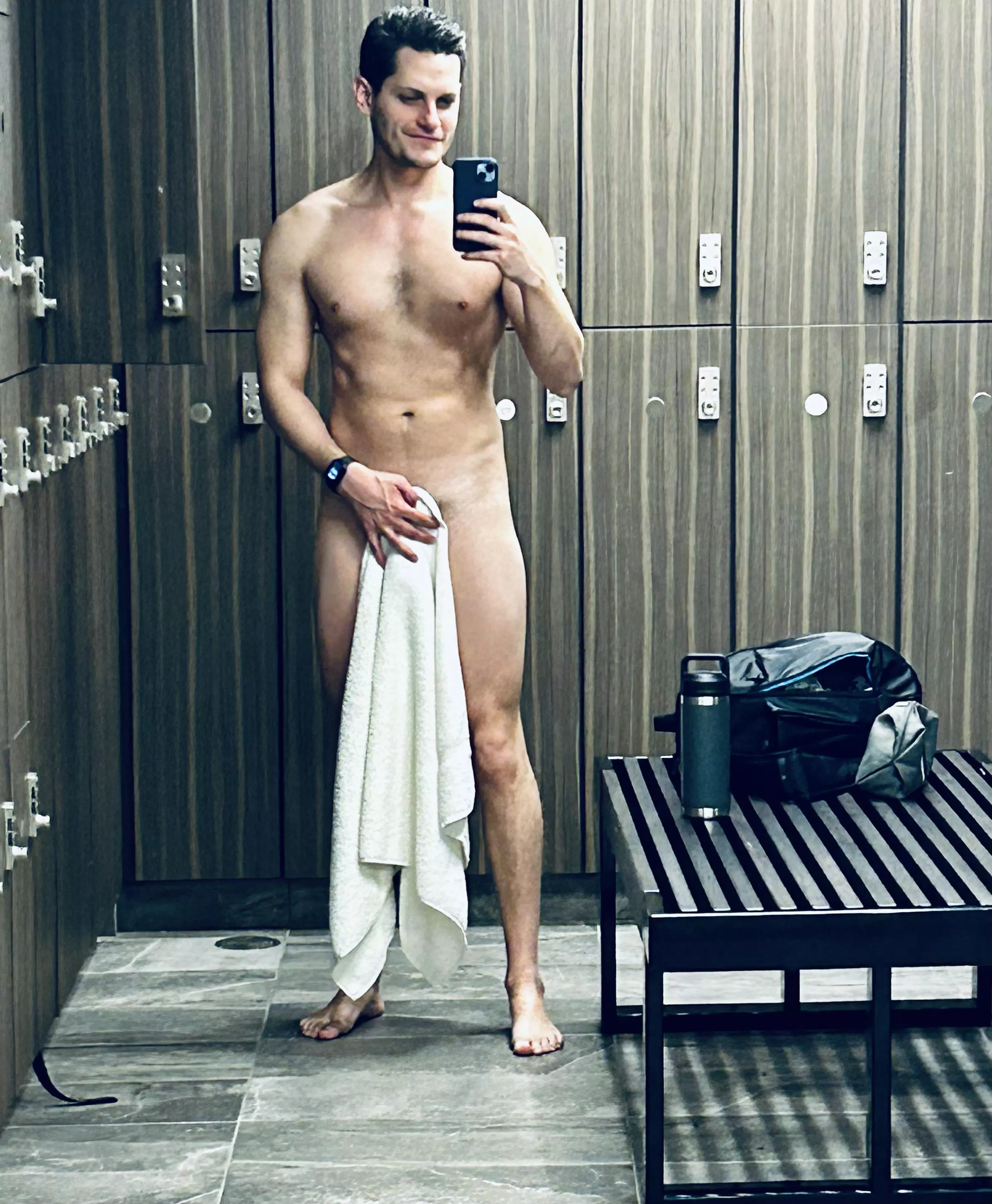 (M) Sorry for terrible quality but it’s the best I could do with a covert locker room pic 😅