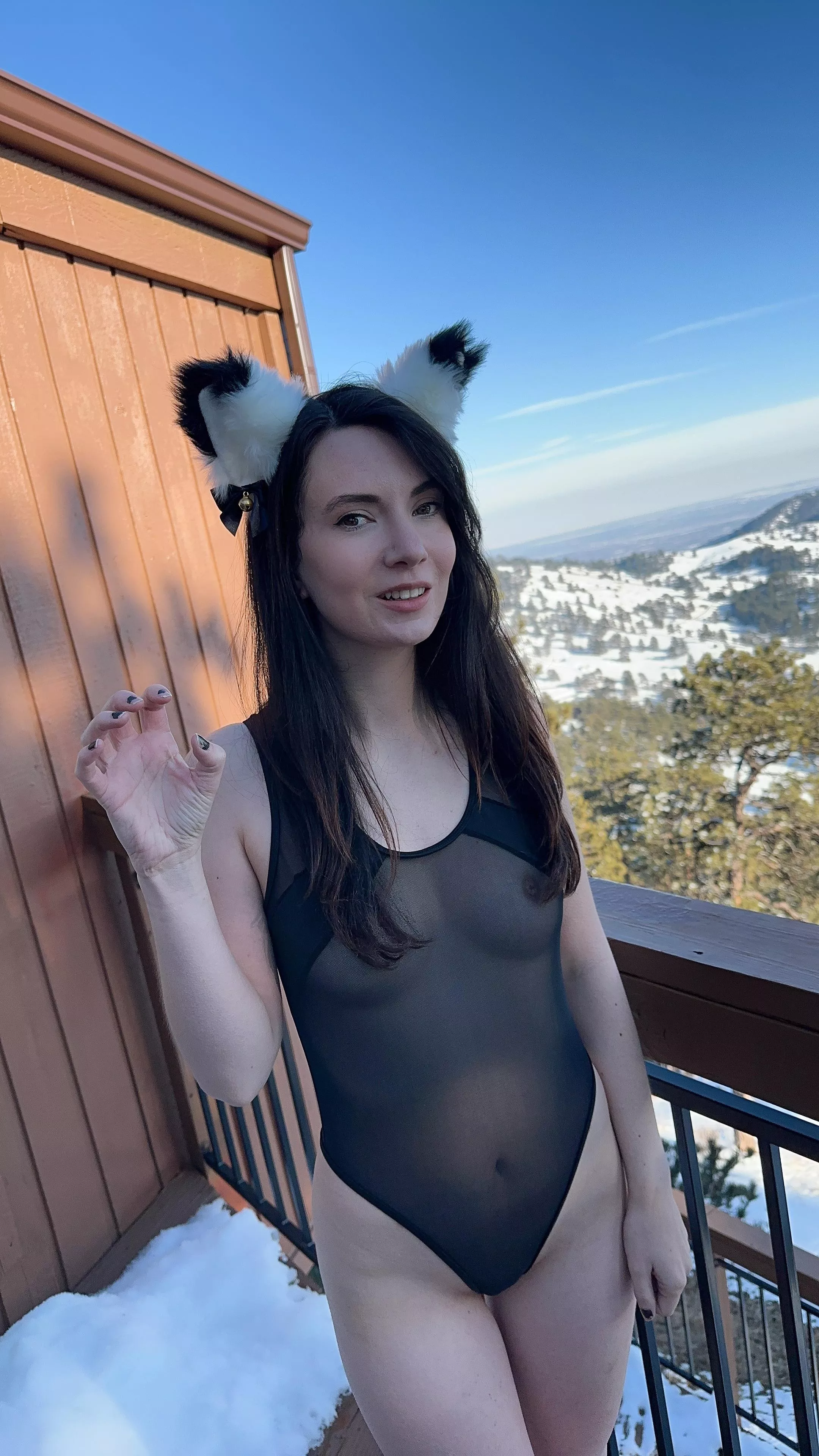 My unenthusiastic attack pose😼😭