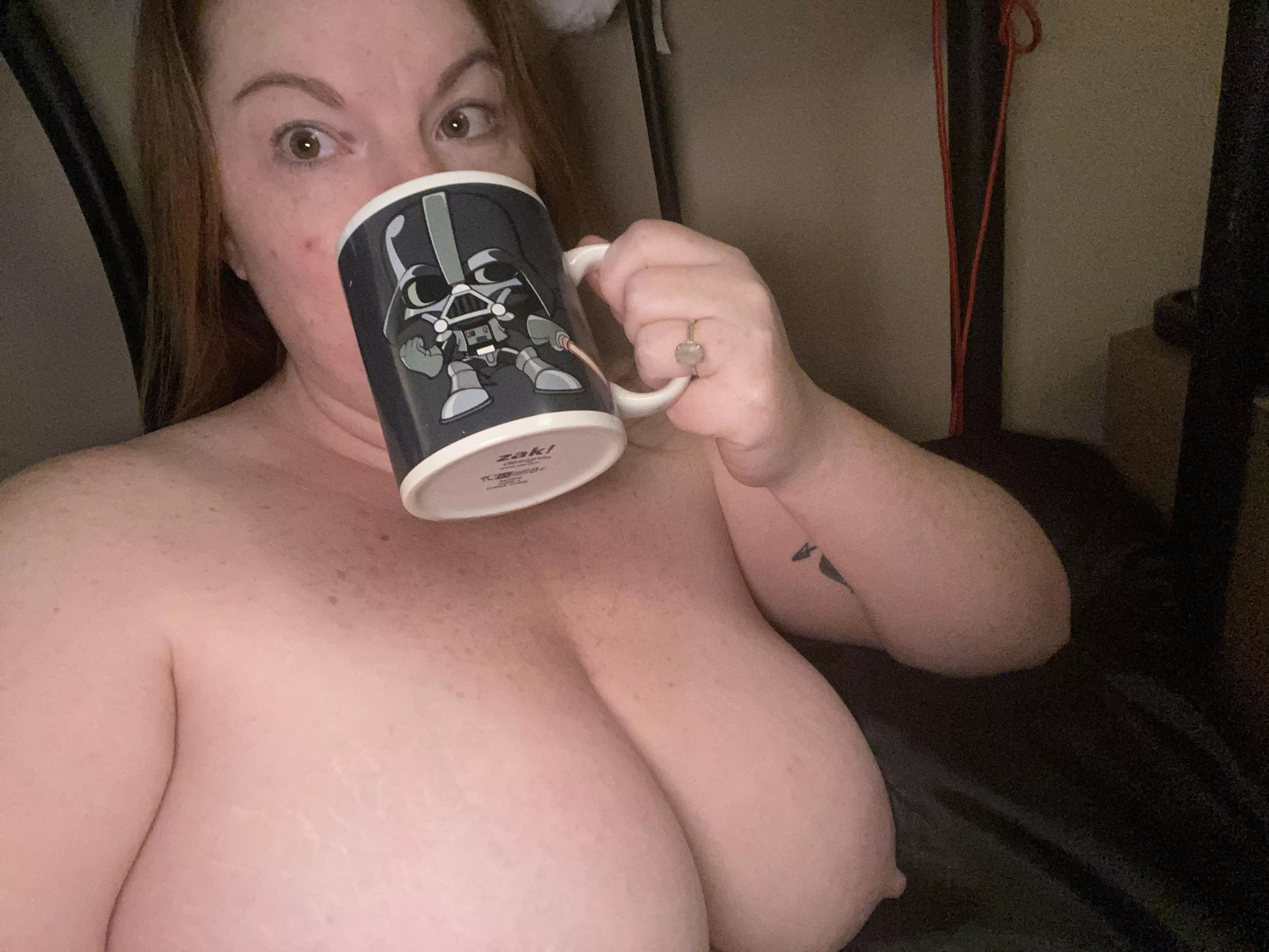 Nothing to see here just a big tiddy mommy goth ginger gf ;)