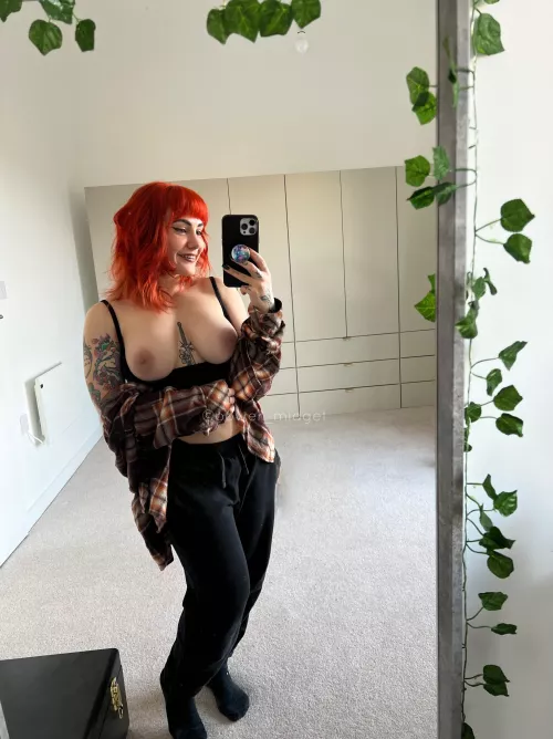 Oh no my bra seems to have fallen off 👀