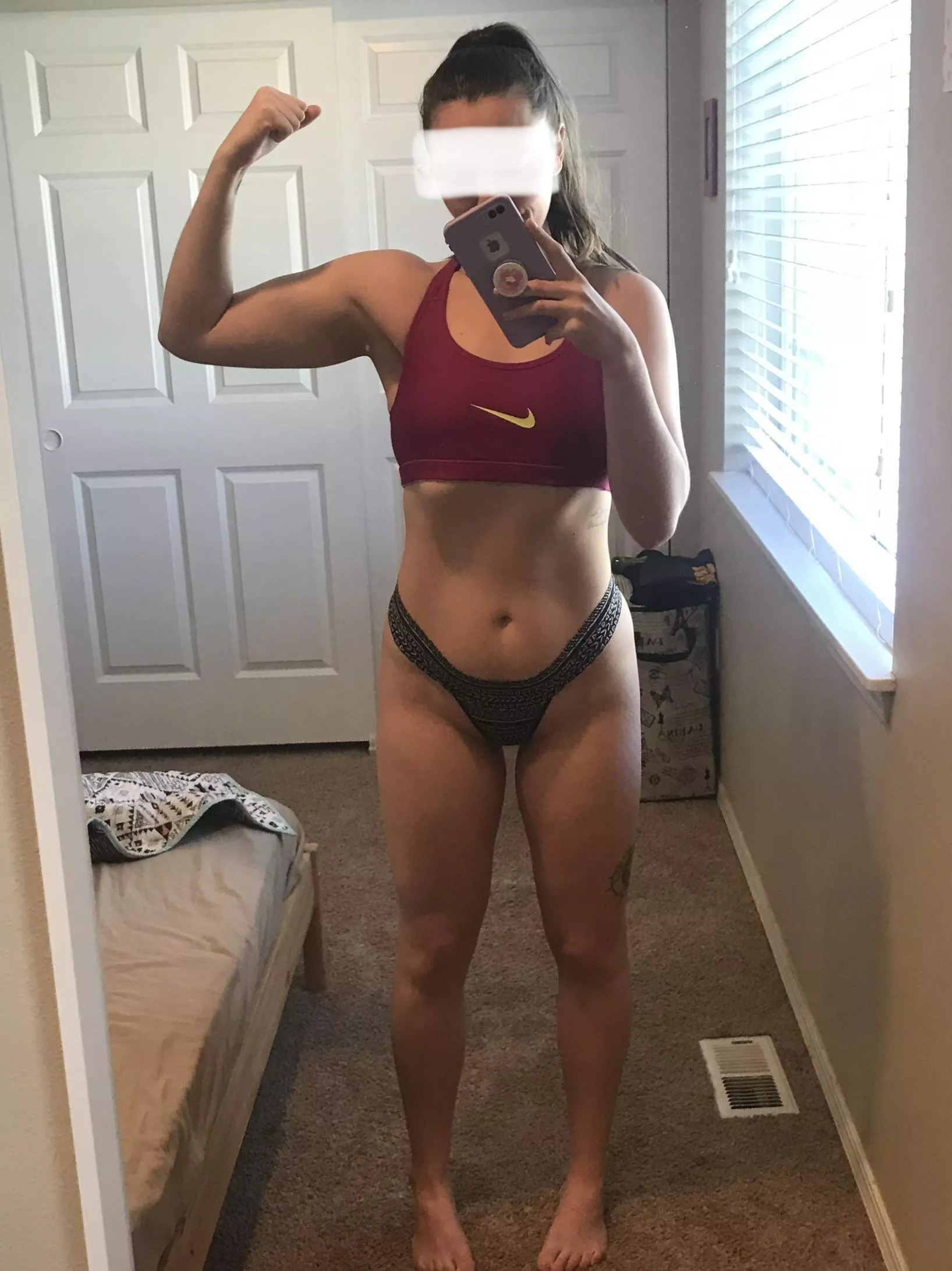 Personal Trainer who’d love to “work out” a black 🍆 in front of hubby 😋