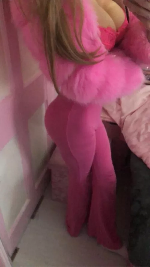 Pink to make the boys winkkkk🤑💖