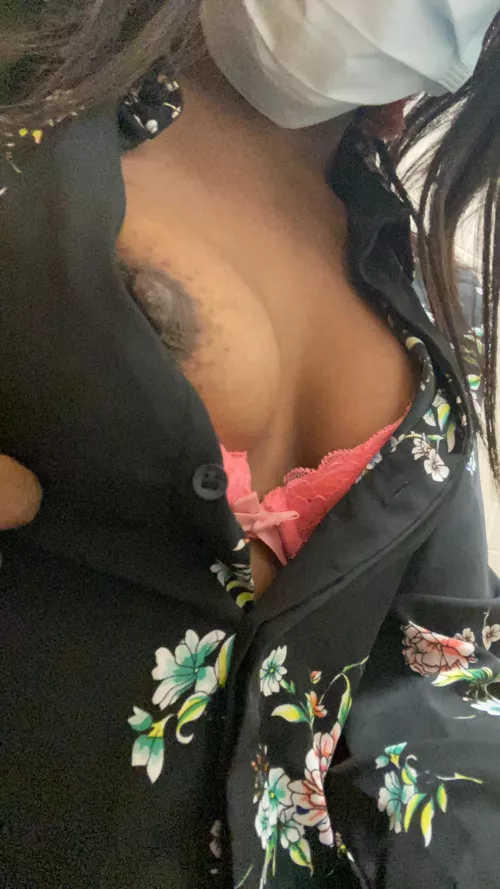 Quick selfie during my lunch break ^^