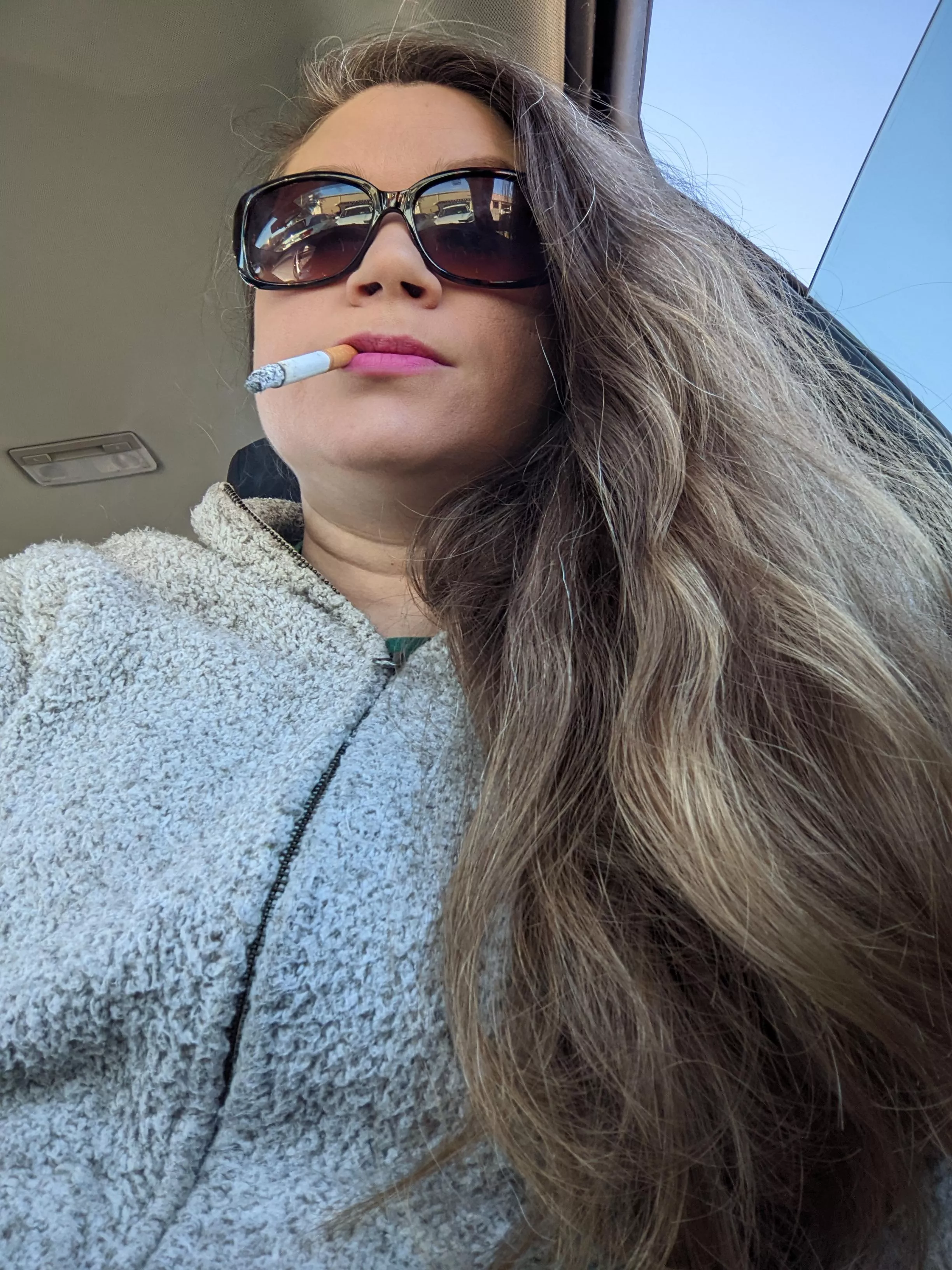 Sexy dangle with my smoke