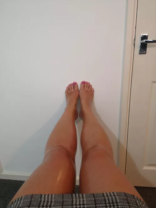 Shiny legs 😁