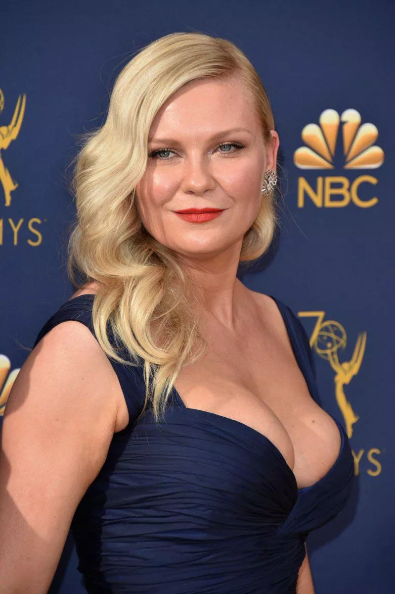 so horny for milf kirsten dunst right now