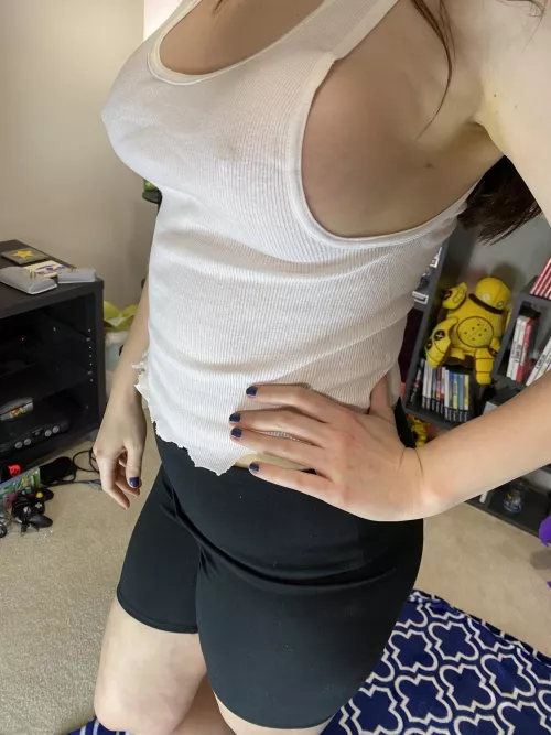 This tank top is trying its best